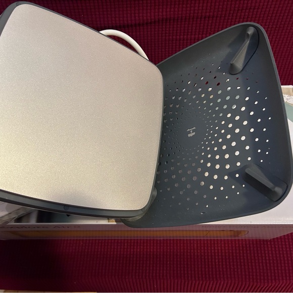 Cricut Explore Air 2 Yellow bundle with Easy Press 2 and supplies - Picture 4 of 5